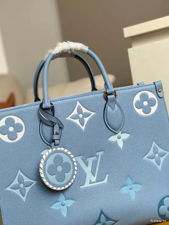 First bag ru VUITTON MM LOUIS ONTHEGO 0529
